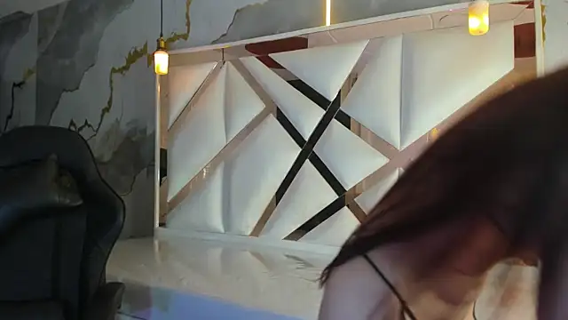 mia tf online show from 11/14/25, 01:43