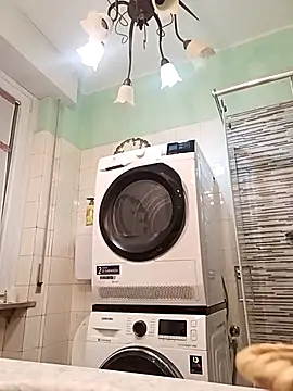 Snapshot of sayeaprayer65 chatting on 10/23/25, 03:28 sayeaprayer65 online show from 10/23/25, 03:28