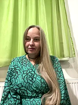 Snapshot of B_i_r_d_i_e chatting on 10/01/25, 06:47 B i r d i e online show from 10/01/25, 06:47