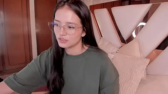 Snapshot of HaathorX chatting on 11/02/25, 06:10 HaathorX online show from 11/02/25, 06:10