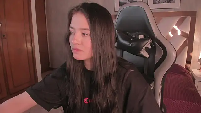 Snapshot of HaathorX chatting on 11/21/25, 09:57 HaathorX online show from 11/21/25, 09:57