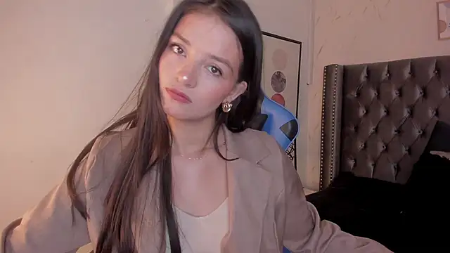 Snapshot of HaathorX chatting on 12/02/25, 04:24 HaathorX online show from 12/02/25, 04:24