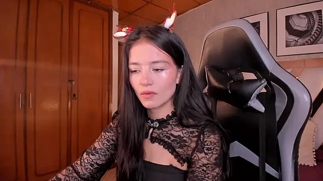 Snapshot of HaathorX chatting on 12/03/25, 02:48 HaathorX online show from 12/03/25, 02:48