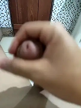 Snapshot of teuszim1923 chatting on 09/21/25, 07:04 teuszim1923 online show from 09/21/25, 07:04