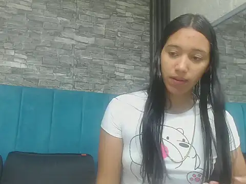 Lil Rose2006 online show from 10/08/25, 12:47