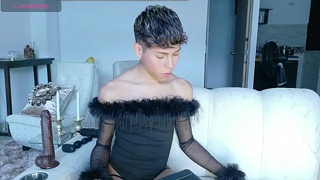 Snapshot of Little_liam chatting on 02/13/26, 08:49 Little liam online show from 02/13/26, 08:49