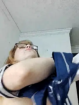 Snapshot of Rubialuna chatting on 09/27/25, 12:04 Rubialuna online show from 09/27/25, 12:04