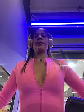 KatThomas online show from 11/13/25, 11:03