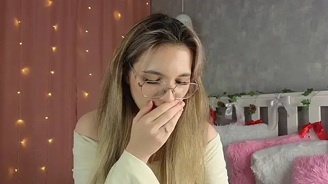 vivyboo111 online show from 01/12/26, 09:42