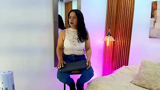 EvaGoddess  online show from 06/14/26, 07:49