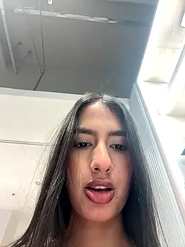 Snapshot of Julieta_Duque chatting on 01/09/26, 10:22 Julieta Duque online show from 01/09/26, 10:22