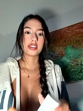 Snapshot of Julieta_Duque chatting on 01/16/26, 10:47 Julieta Duque online show from 01/16/26, 10:47