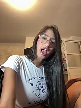 Snapshot of Julieta_Duque chatting on 02/02/26, 11:58 Julieta Duque online show from 02/02/26, 11:58