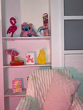 Snapshot of Julieta_Duque chatting on 02/05/26, 12:37 Julieta Duque online show from 02/05/26, 12:37