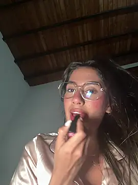 Snapshot of Julieta_Duque chatting on 04/09/26, 04:23 Julieta Duque online show from 04/09/26, 04:23