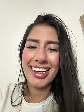 Snapshot of Julieta_Duque chatting on 04/23/26, 11:51 Julieta Duque online show from 04/23/26, 11:51