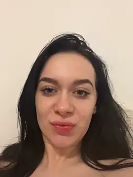 AlessiaVoss online show from 12/17/25, 05:41