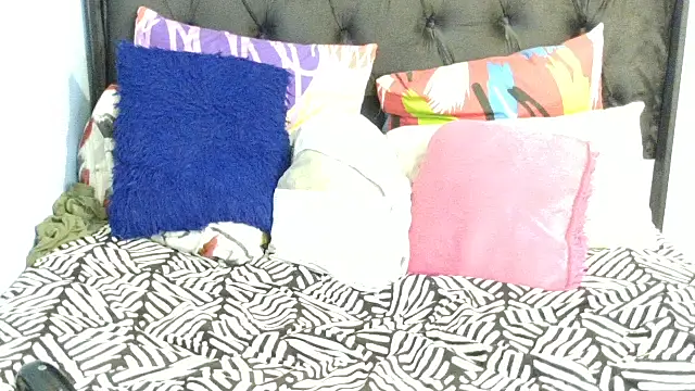 Snapshot of Dandelion_enigman chatting on 11/02/25, 11:18 Dandelion enigman online show from 11/02/25, 11:18