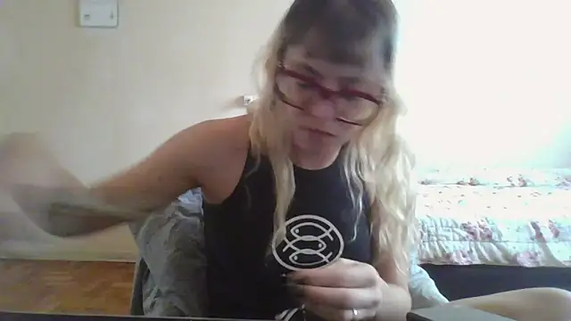 Snapshot of BlondieTami chatting on 03/29/26, 05:24 BlondieTami online show from 03/29/26, 05:24