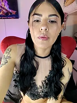 Snapshot of ValeNiitaLuv chatting on 04/01/26, 04:24 ValeNiitaLuv online show from 04/01/26, 04:24