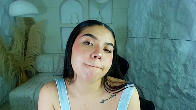 ambarina r online show from 10/24/25, 03:14