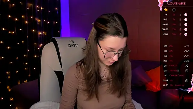 LinaBlossom  online show from 11/13/25, 02:54