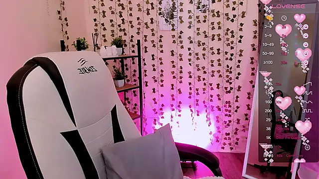 LinaBlossom  online show from 06/30/26, 03:29