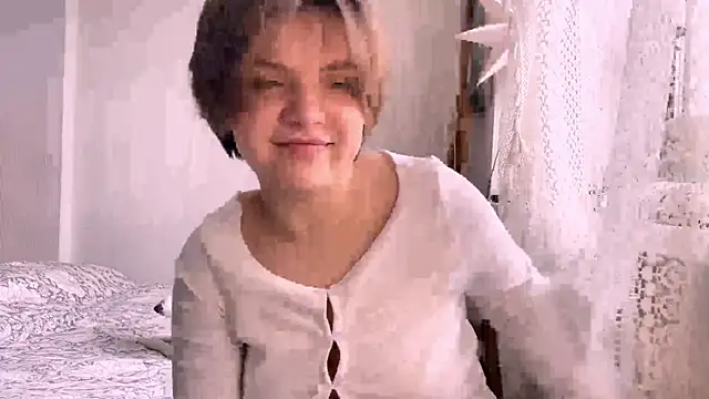 Snapshot of SabrinaFolts chatting on 10/05/25, 09:07 SabrinaFolts online show from 10/05/25, 09:07