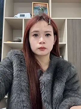 Snapshot of YY-27 chatting on 12/16/25, 11:48 YY-27 online show from 12/16/25, 11:48