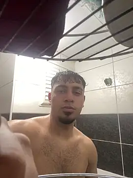 Snapshot of astoperaa chatting on 03/14/26, 11:43 astoperaa online show from 03/14/26, 11:43