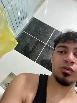 Snapshot of astoperaa chatting on 03/15/26, 01:39 astoperaa online show from 03/15/26, 01:39