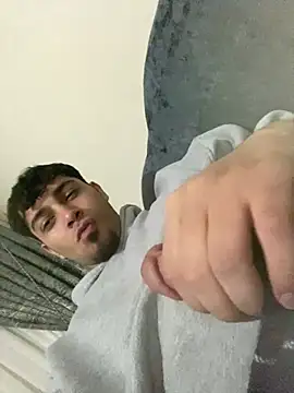 Snapshot of astoperaa chatting on 03/25/26, 05:19 astoperaa online show from 03/25/26, 05:19