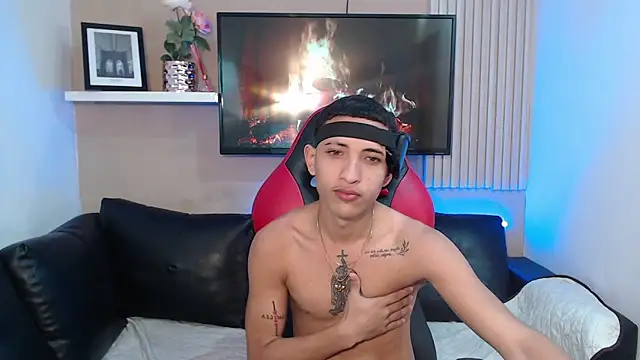 Snapshot of DEIV2_ chatting on 11/25/25, 06:41 DEIV2 online show from 11/25/25, 06:41