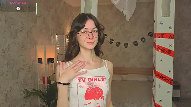 ReneeLippeatt online show from 10/29/25, 07:26