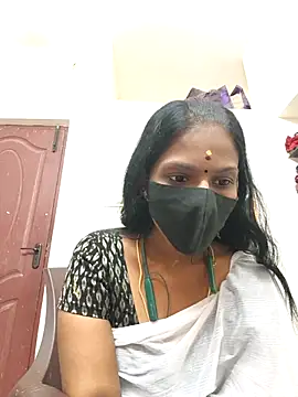 Tamil Yalini12 online show from 04/26/26, 04:10