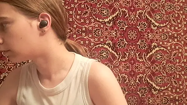 ivetabloom online show from 09/28/25, 04:12