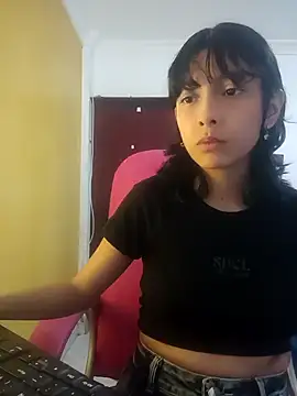 xoxo milk online show from 10/30/25, 04:19