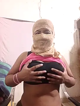 Snapshot of Shazfairy chatting on 10/08/25, 09:01 Shazfairy online show from 10/08/25, 09:01