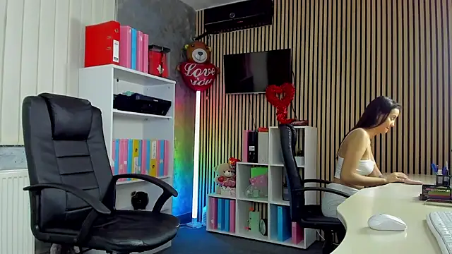 OfficeGirls online show from 06/11/26, 12:32