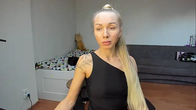 AlisiaCat online show from 05/06/26, 03:50
