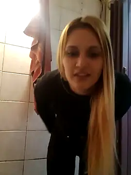 Snapshot of rubikimey chatting on 10/29/25, 03:42 rubikimey online show from 10/29/25, 03:42