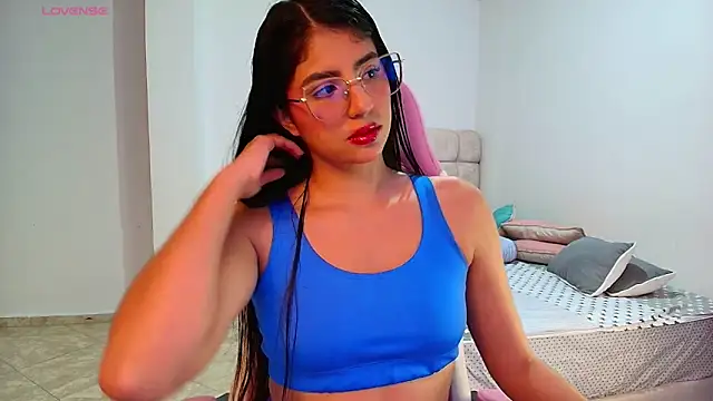 Snapshot of Julieta_Rose19 chatting on 03/24/26, 11:54 Julieta Rose19 online show from 03/24/26, 11:54