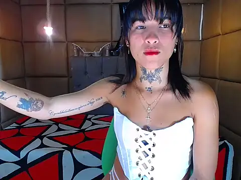 LiaGill online show from 10/07/25, 01:47