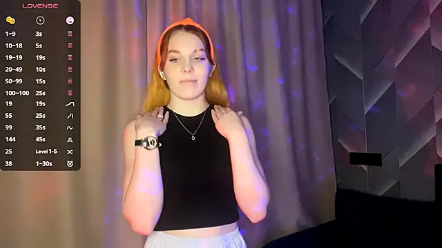 FoxLina online show from 12/04/25, 08:06