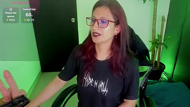 VictoriaSpenser online show from 11/20/25, 01:11