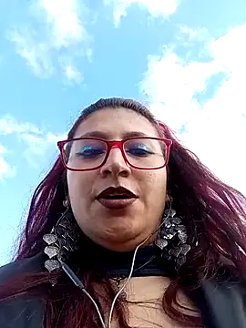 VictoriaSpenser online show from 11/26/25, 11:55