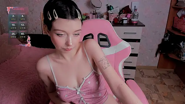 Snapshot of margopink chatting on 10/16/25, 02:29 margopink online show from 10/16/25, 02:29