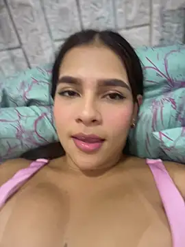 Snapshot of Valery_lux16 chatting on 05/01/26, 04:17 Valery lux16 online show from 05/01/26, 04:17