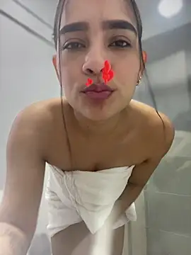Snapshot of Valery_lux16 chatting on 06/15/26, 05:04 Valery lux16 online show from 06/15/26, 05:04