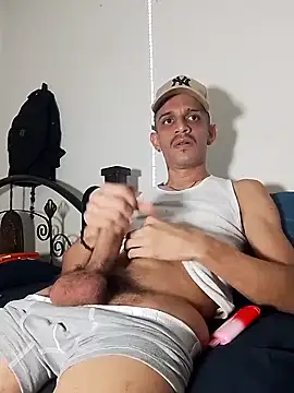 LATINO27CM online show from 05/02/26, 11:54
